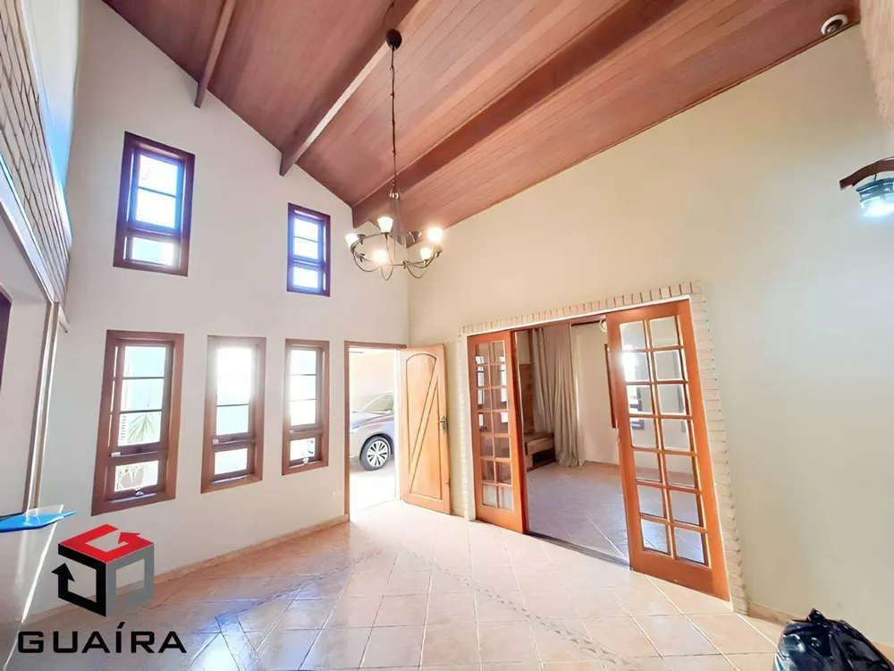 Casa à venda com 3 quartos, 190m² - Foto 1