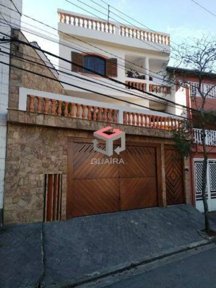 Sobrado à venda com 3 quartos, 260m² - Foto 1