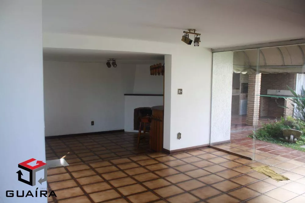 Casa à venda com 5 quartos, 328m² - Foto 1