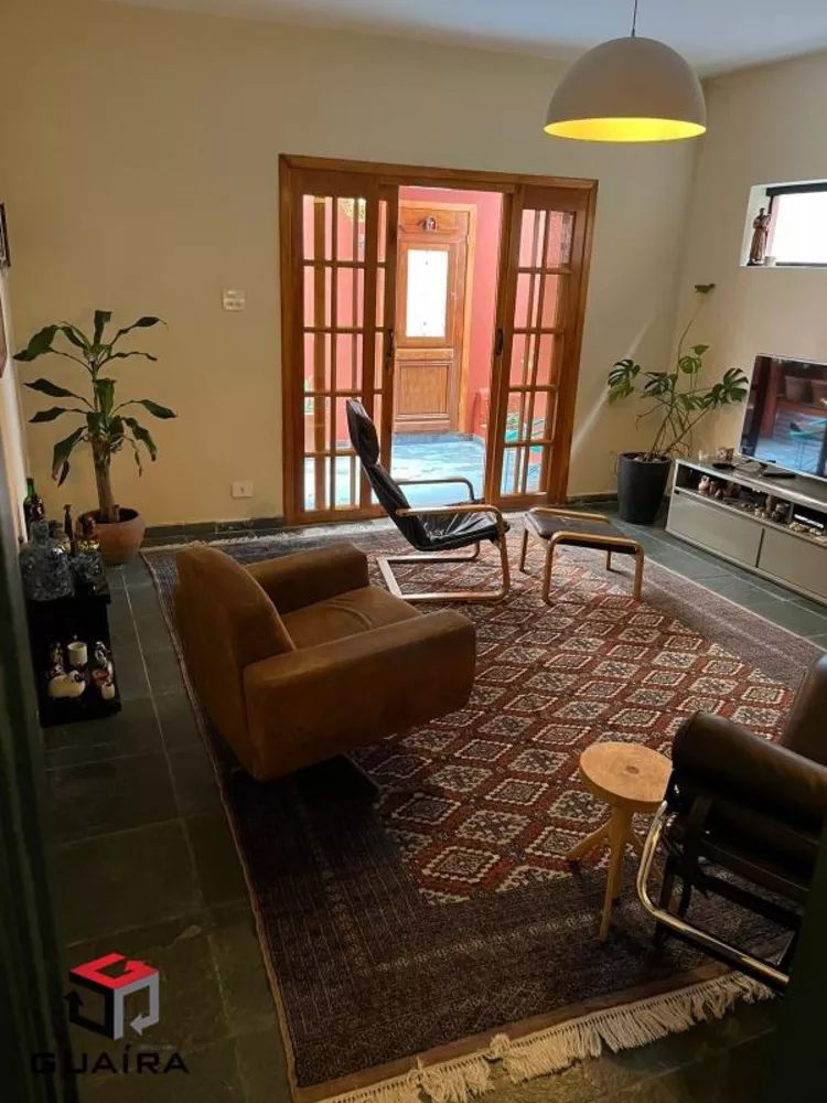 Casa à venda com 2 quartos, 75m² - Foto 1