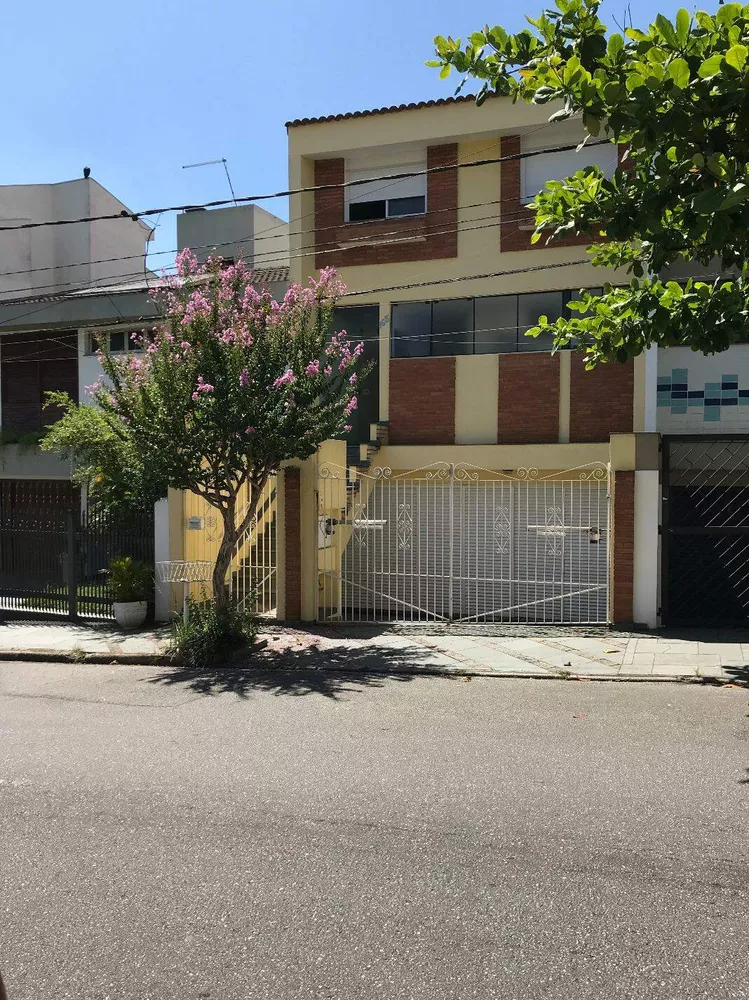 Sobrado à venda com 3 quartos, 233m² - Foto 1