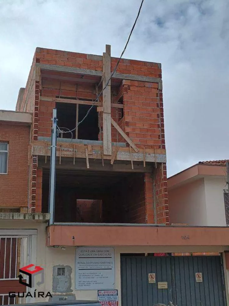 Sobrado à venda com 3 quartos, 204m² - Foto 1