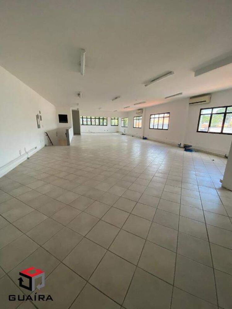 Casa Comercial para alugar com 2 quartos, 750m² - Foto 1