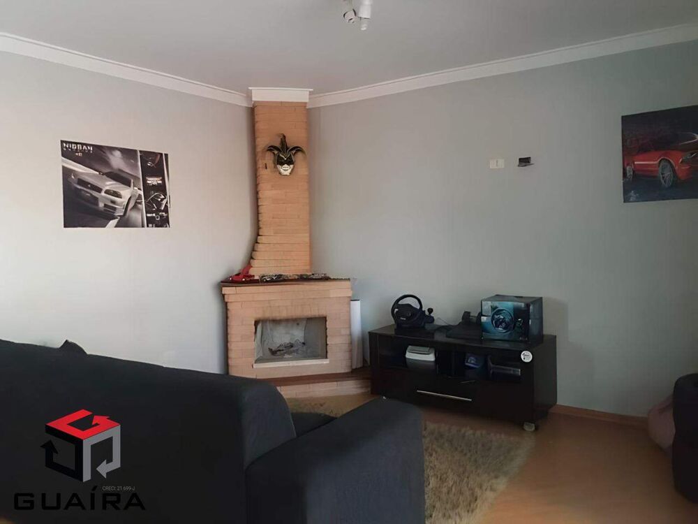Casa à venda com 4 quartos, 224m² - Foto 1