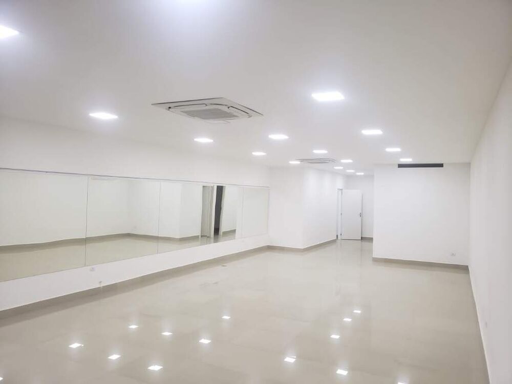 Casa Comercial à venda com 4 quartos, 450m² - Foto 4