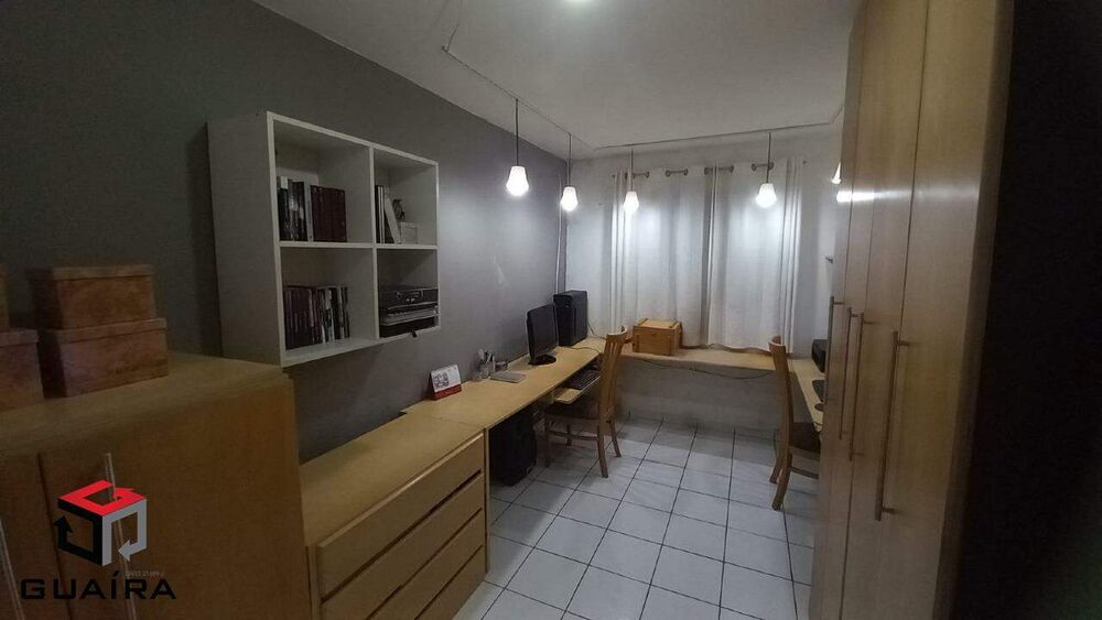 Sobrado à venda com 6 quartos, 246m² - Foto 1