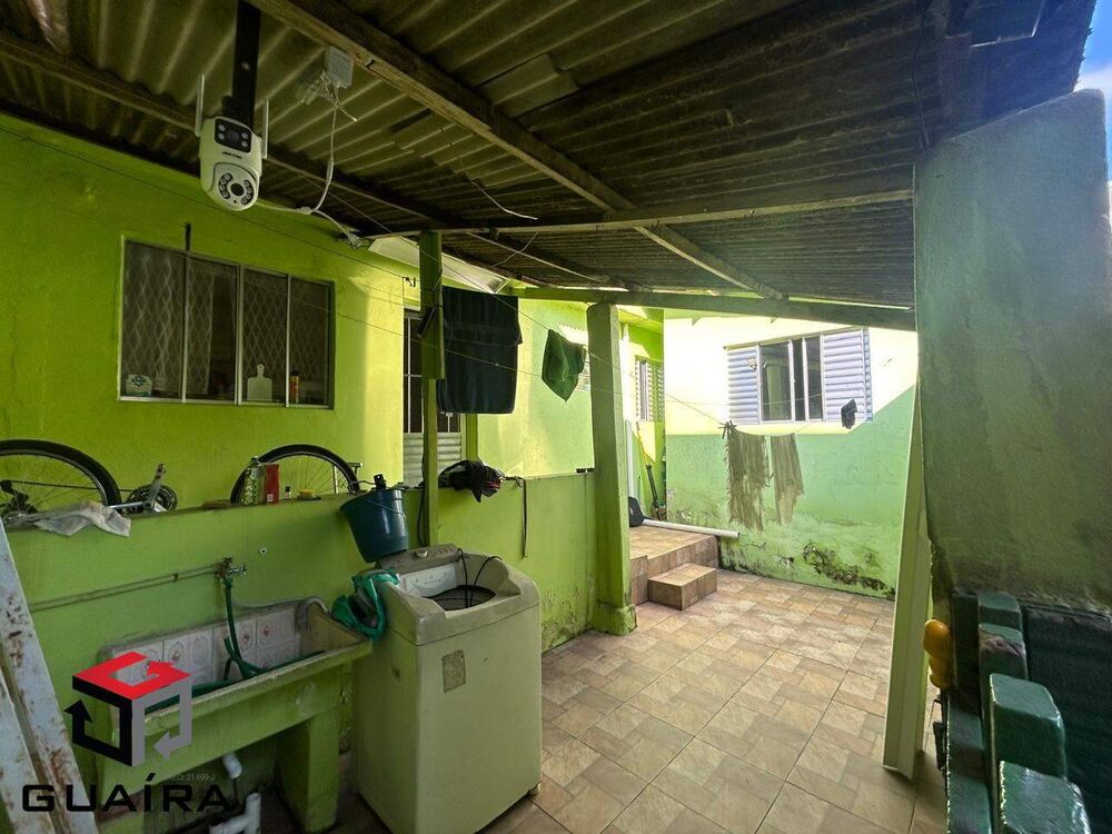 Casa à venda com 2 quartos, 221m² - Foto 2