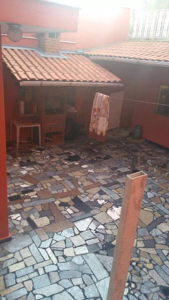 Sobrado à venda com 3 quartos, 320m² - Foto 1