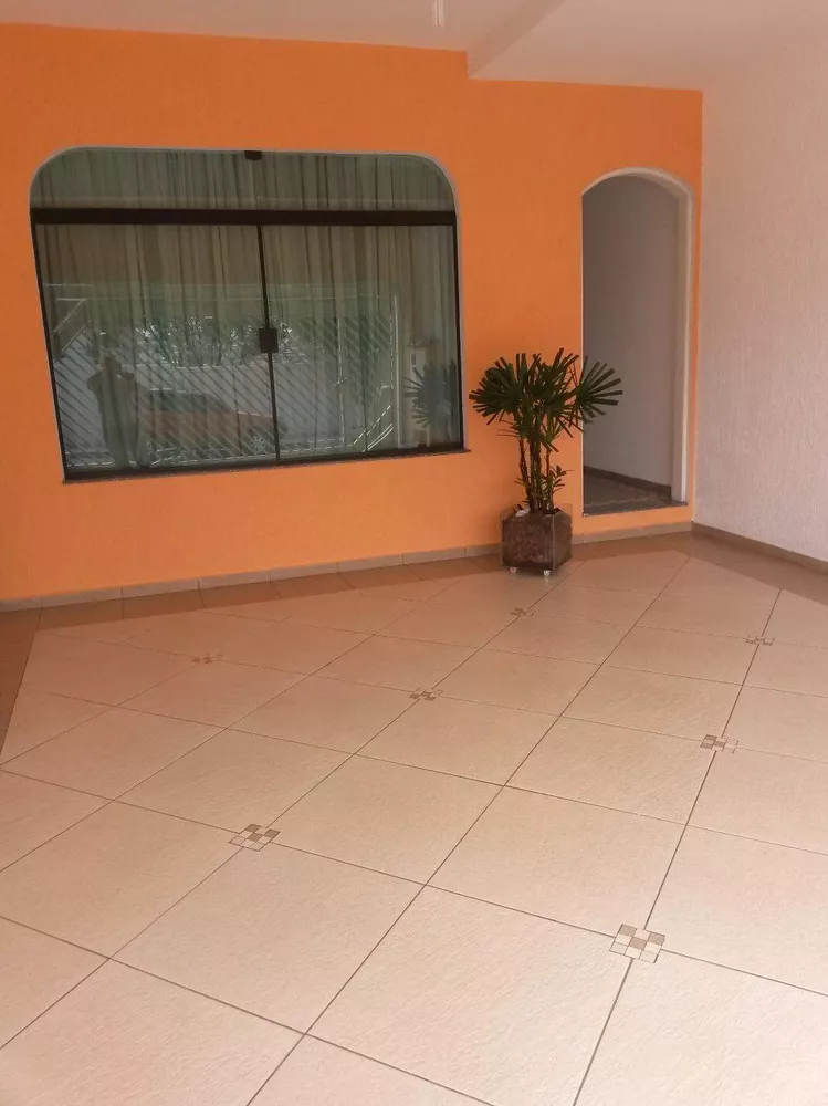 Sobrado para alugar com 3 quartos, 290m² - Foto 1