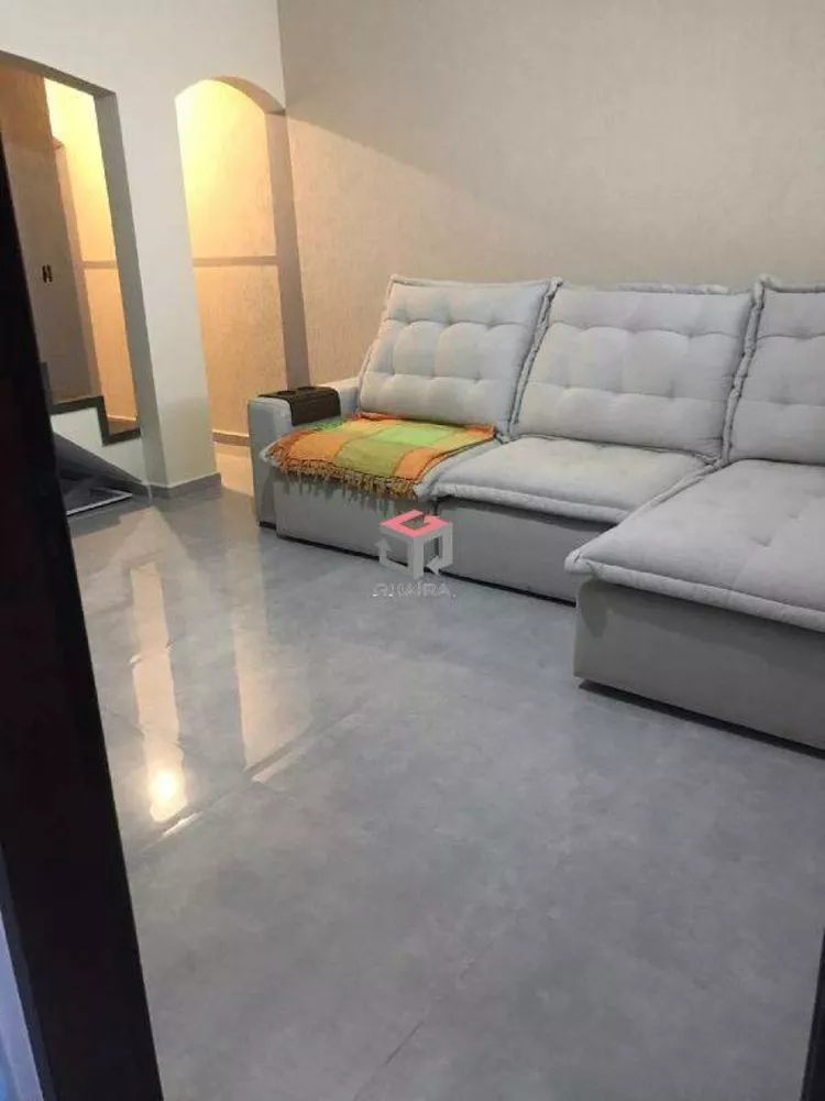 Sobrado à venda com 3 quartos, 180m² - Foto 1