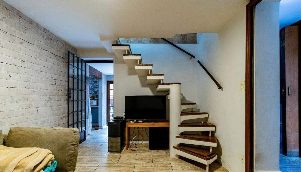 Sobrado à venda com 3 quartos, 176m² - Foto 1