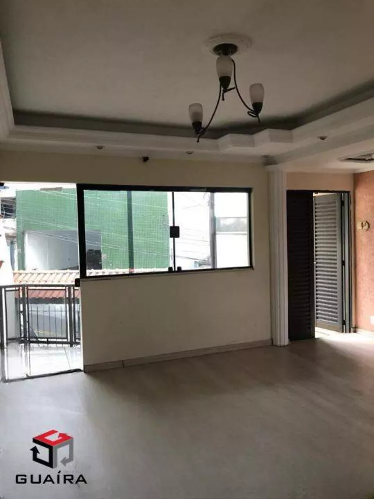 Casa à venda com 3 quartos, 183m² - Foto 1