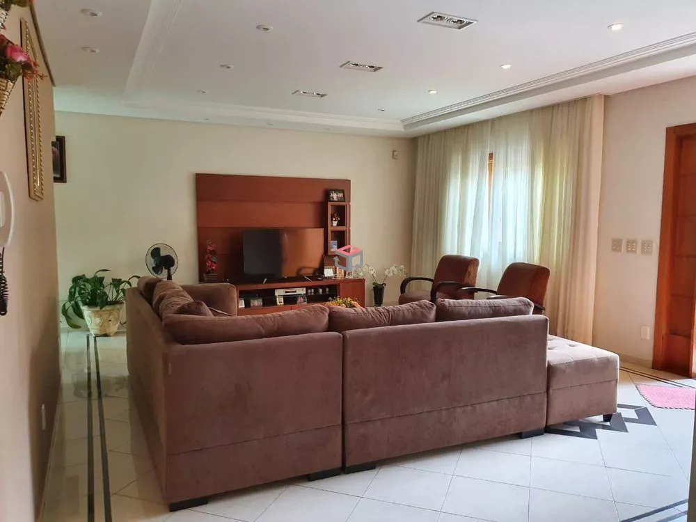 Casa à venda com 3 quartos, 310m² - Foto 3