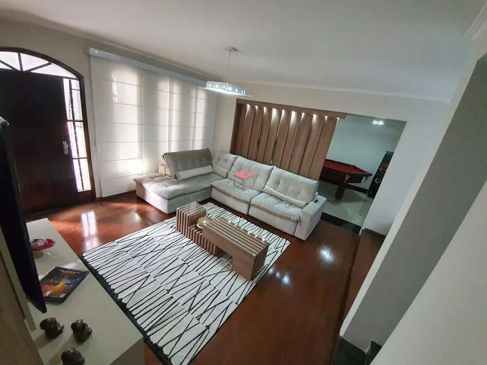 Sobrado à venda com 3 quartos, 266m² - Foto 1