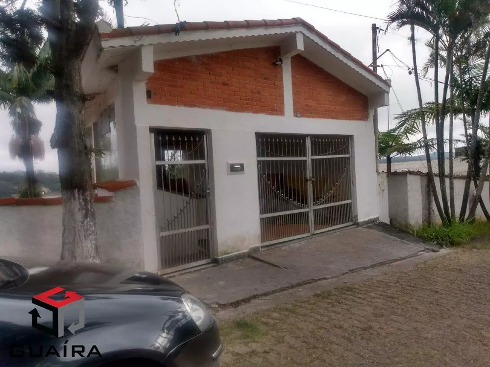 Casa à venda com 3 quartos, 600m² - Foto 1