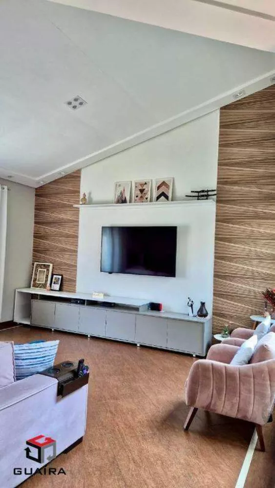 Casa à venda com 3 quartos, 207m² - Foto 1