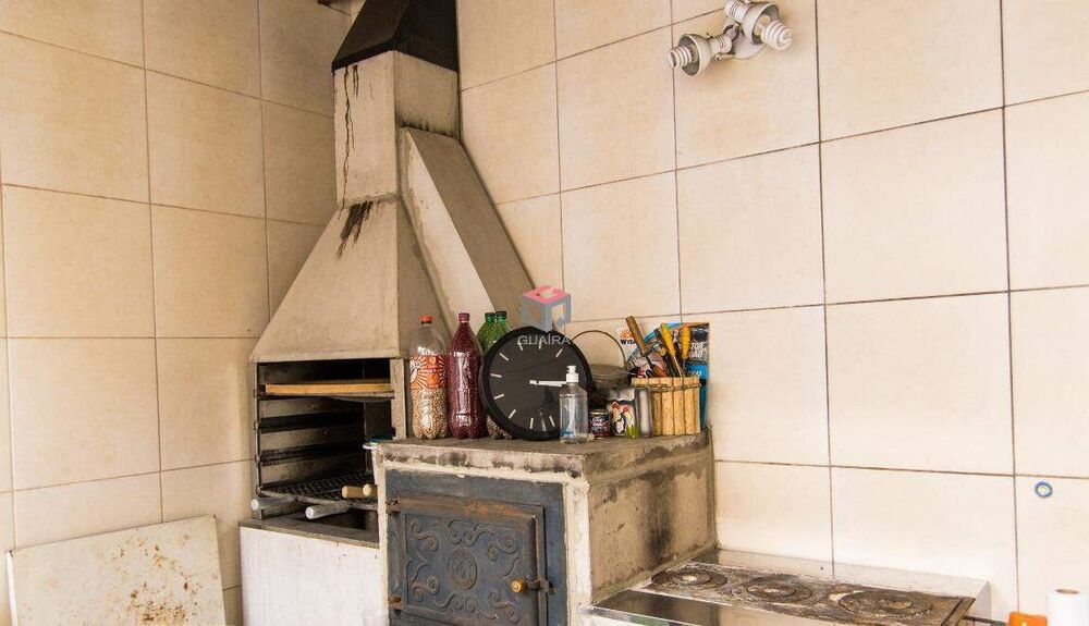 Sobrado à venda com 4 quartos, 250m² - Foto 1