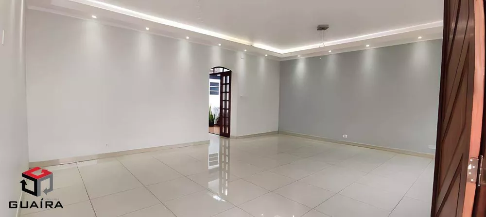 Casa à venda com 3 quartos, 230m² - Foto 1