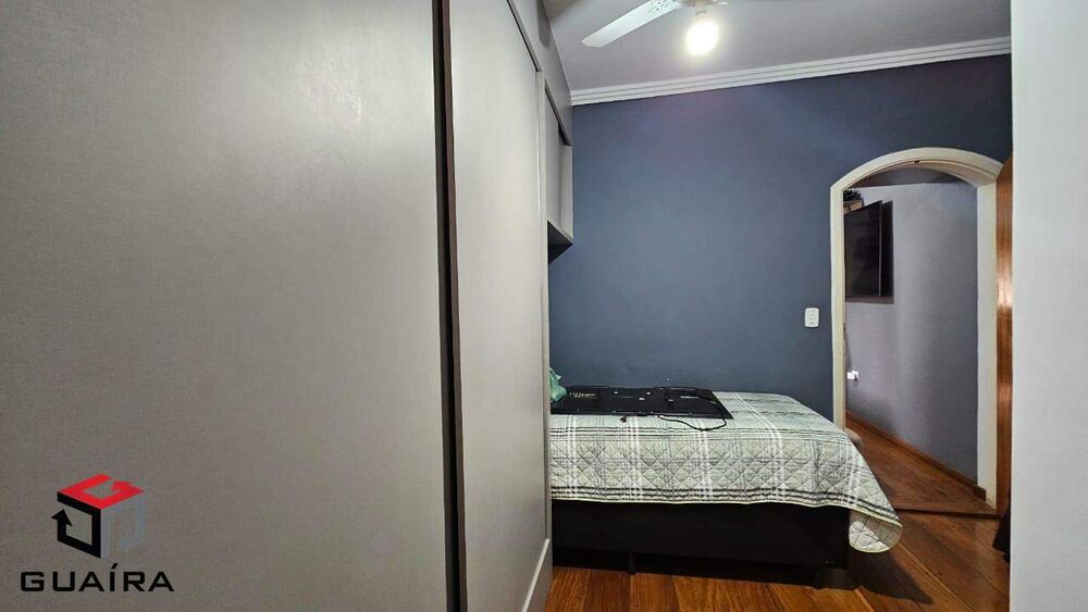 Sobrado à venda com 3 quartos, 209m² - Foto 1