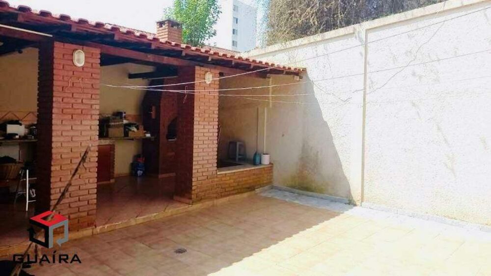 Casa à venda com 3 quartos, 227m² - Foto 4