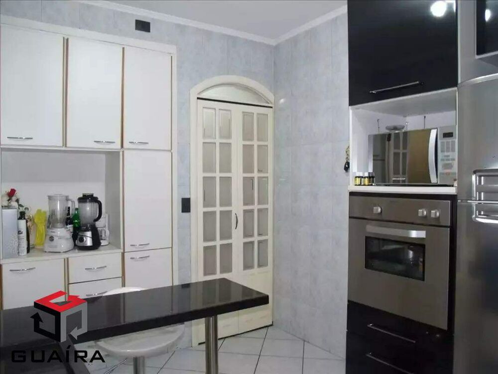 Casa para alugar com 2 quartos, 200m² - Foto 3