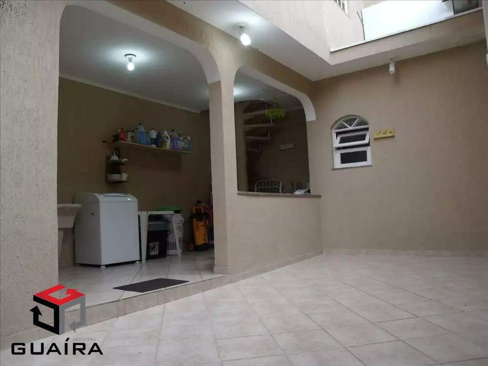 Casa para alugar com 2 quartos, 200m² - Foto 11