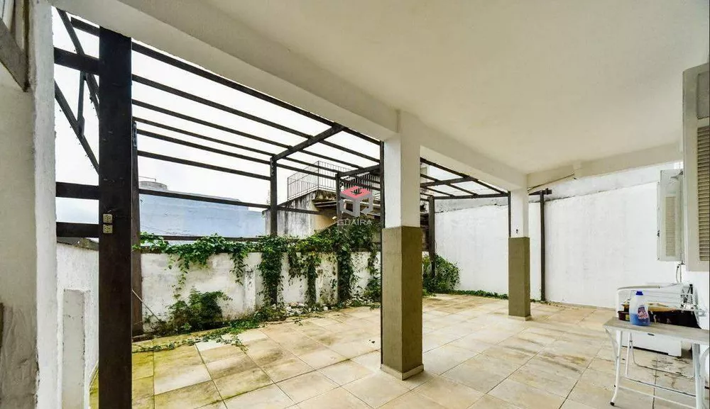 Casa à venda com 4 quartos, 330m² - Foto 4