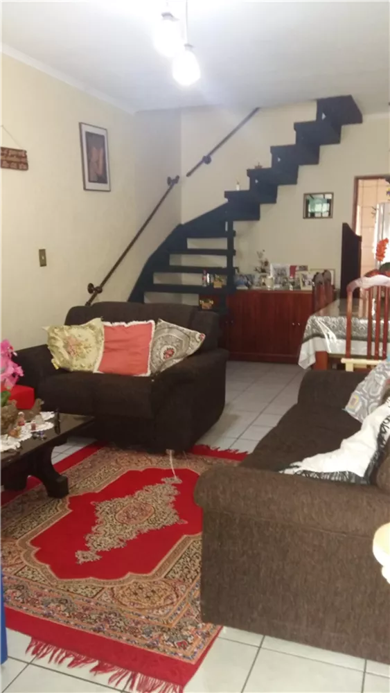 Sobrado à venda com 3 quartos, 110m² - Foto 1