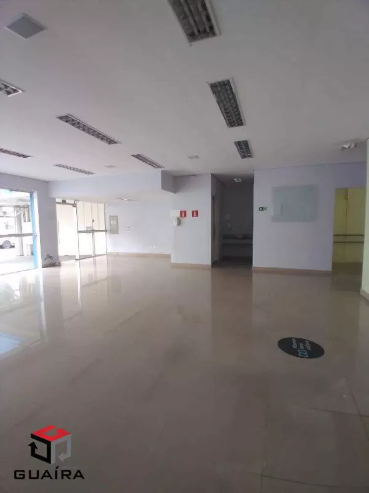 Casa para alugar com 4 quartos, 500m² - Foto 1