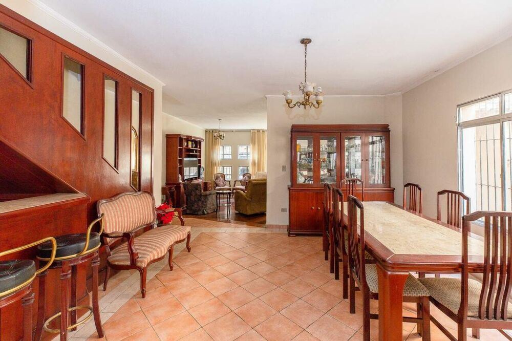 Sobrado à venda com 5 quartos, 350m² - Foto 2