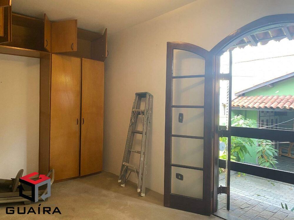 Sobrado à venda com 3 quartos, 182m² - Foto 2