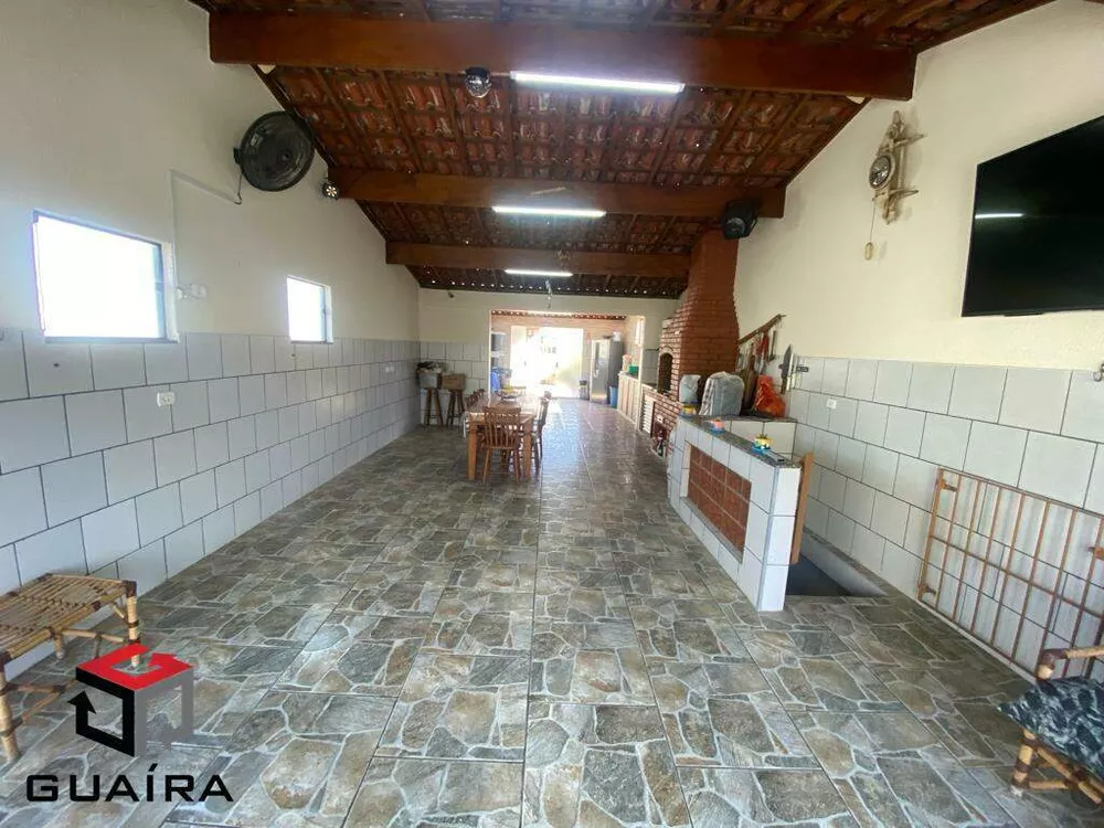 Sobrado à venda com 5 quartos, 215m² - Foto 1