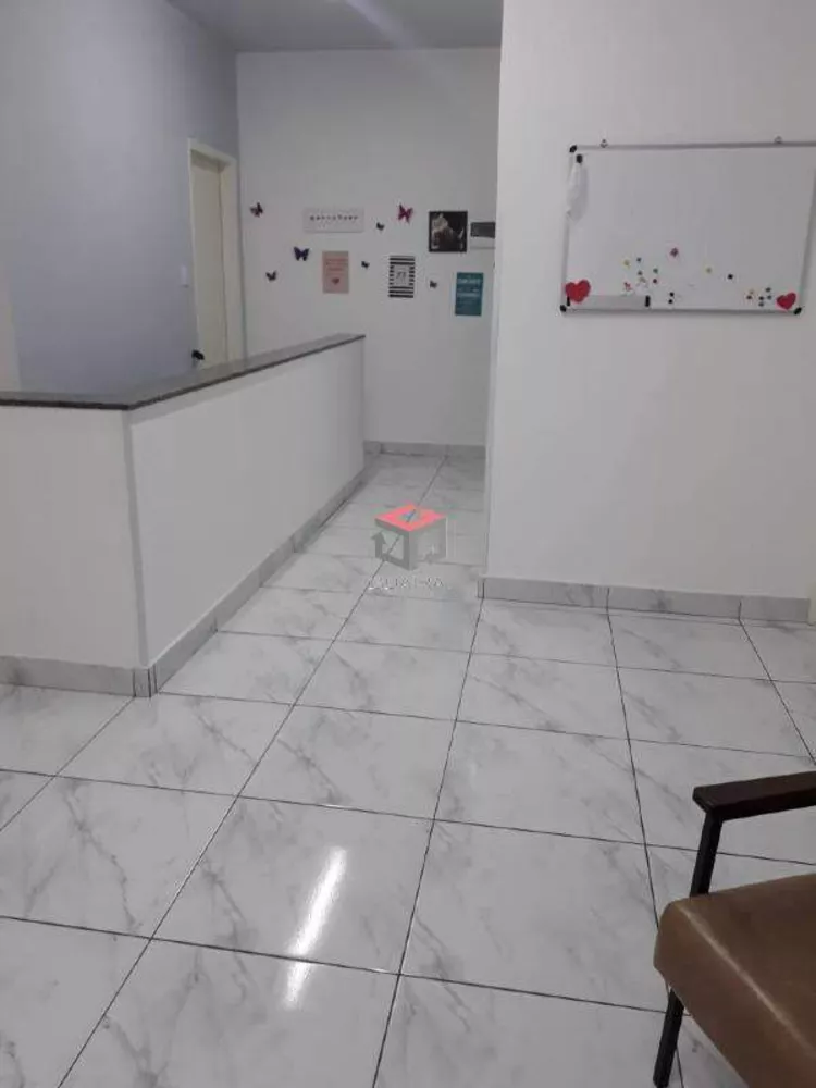 Sobrado à venda com 3 quartos, 215m² - Foto 2