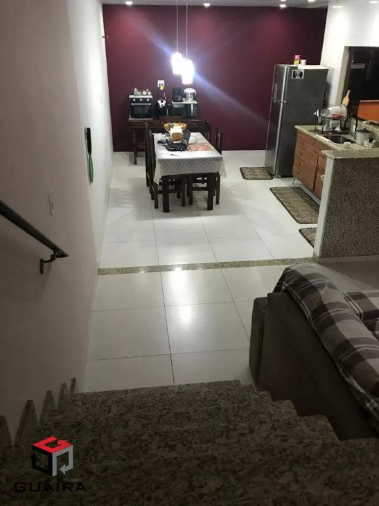 Sobrado à venda com 3 quartos, 223m² - Foto 1