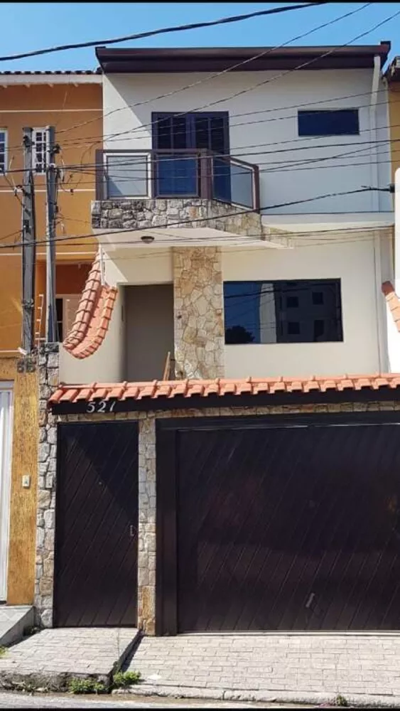 Sobrado à venda com 3 quartos, 200m² - Foto 1