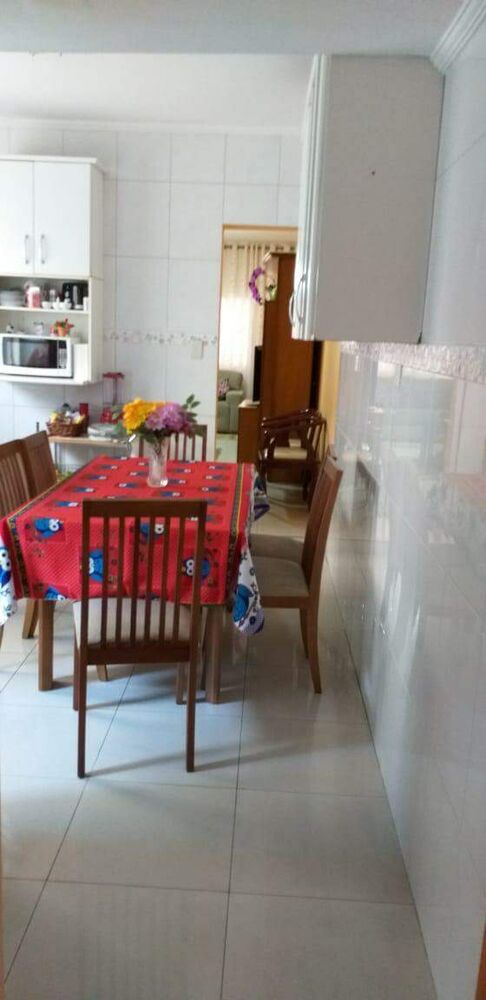 Sobrado à venda com 3 quartos, 180m² - Foto 1
