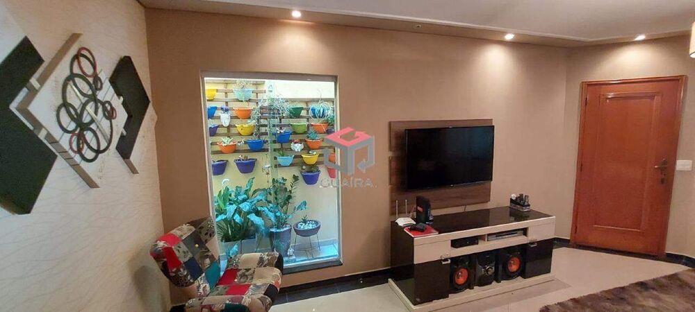 Sobrado à venda com 3 quartos, 232m² - Foto 1