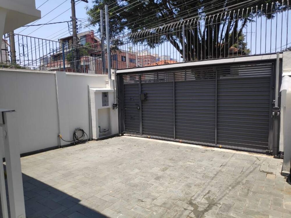 Sobrado à venda com 4 quartos, 250m² - Foto 4