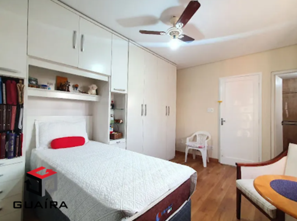 Sobrado à venda com 2 quartos, 188m² - Foto 2