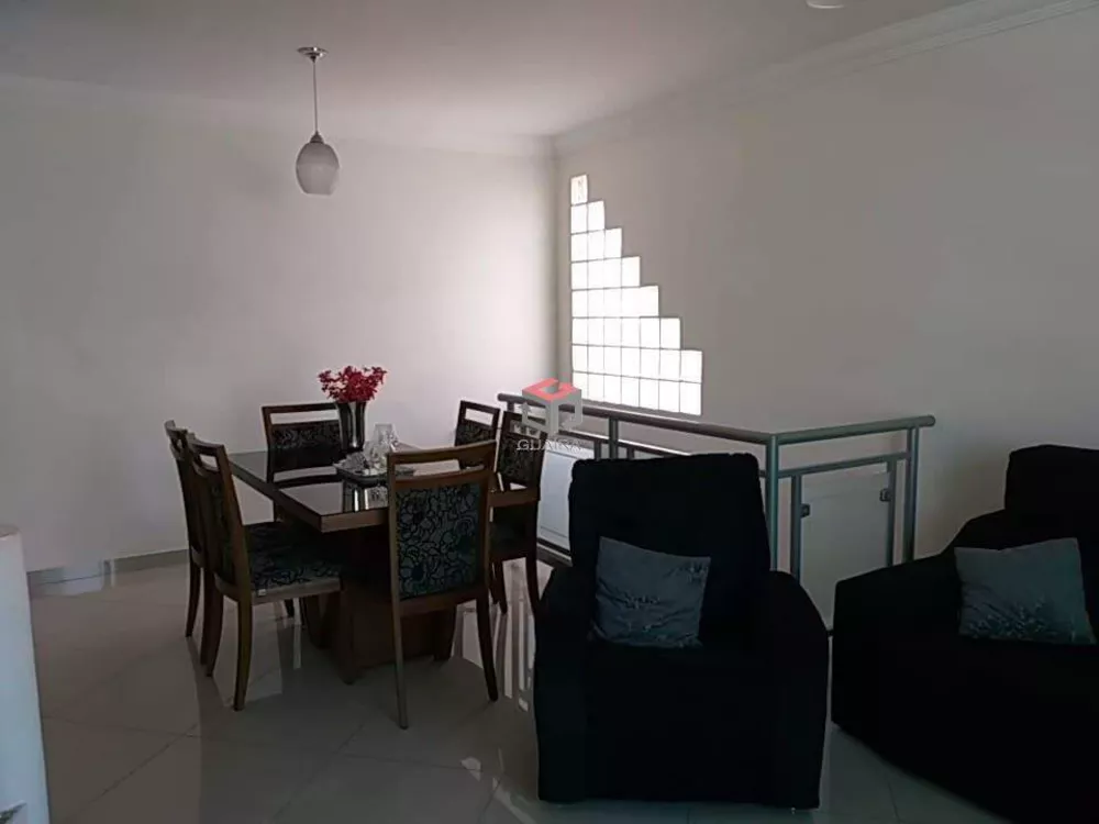 Apartamento à venda com 4 quartos, 246m² - Foto 2