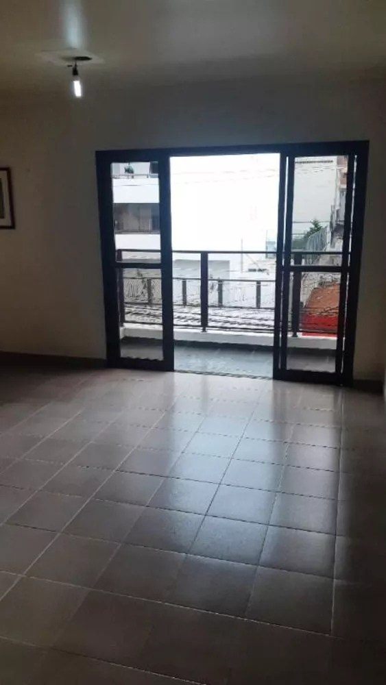 Apartamento à venda com 3 quartos, 140m² - Foto 1