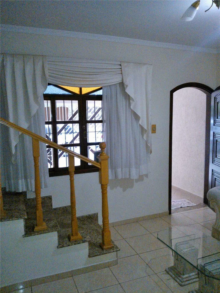 Sobrado à venda com 3 quartos, 260m² - Foto 1