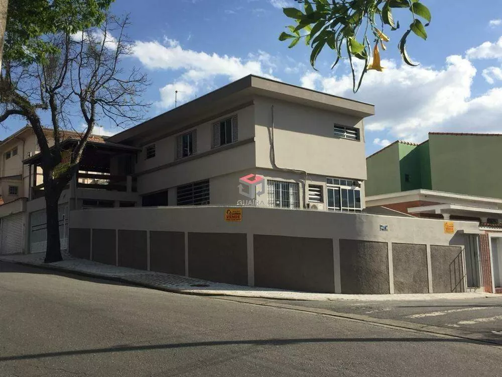 Sobrado à venda com 3 quartos, 230m² - Foto 1