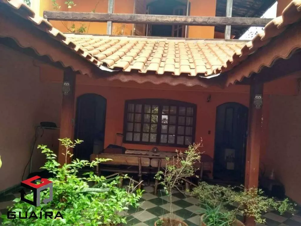 Sobrado à venda com 2 quartos, 183m² - Foto 1