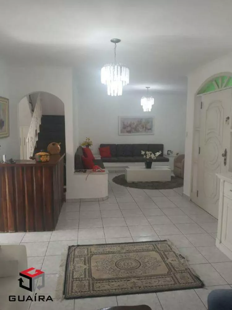 Sobrado à venda com 3 quartos, 291m² - Foto 1