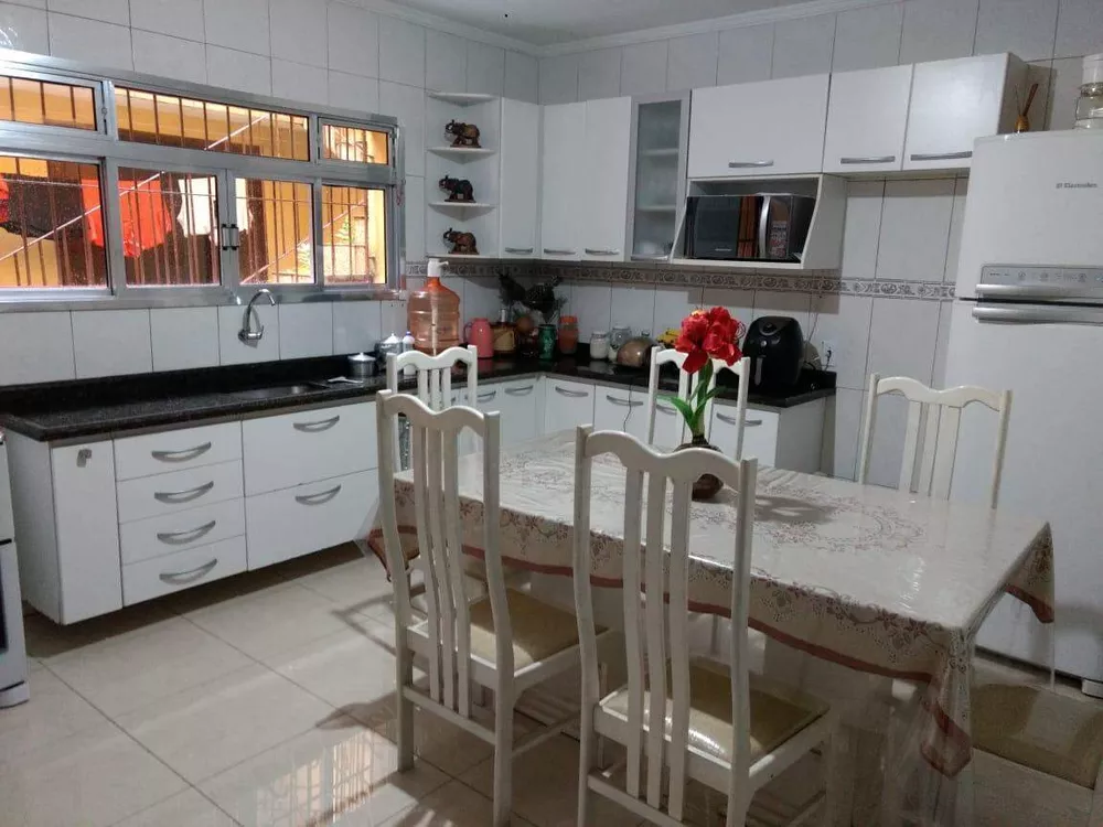 Sobrado à venda com 2 quartos, 141m² - Foto 4