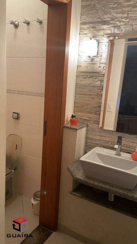 Sobrado à venda com 3 quartos, 286m² - Foto 1