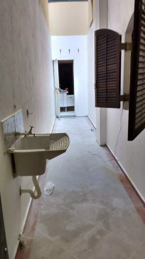 Sobrado à venda com 5 quartos, 300m² - Foto 6