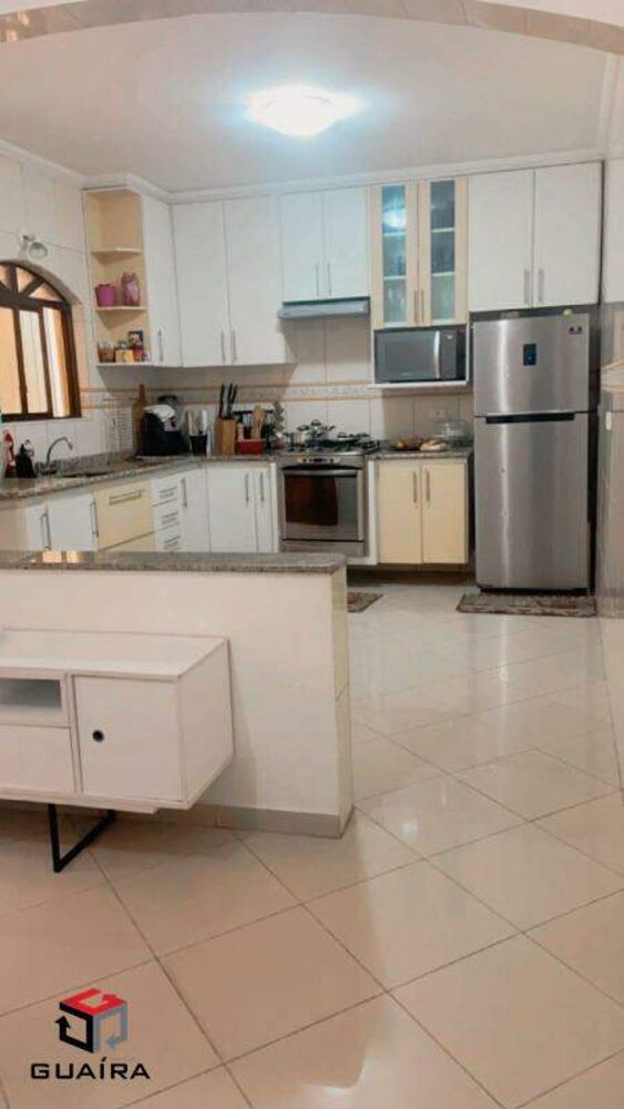 Sobrado à venda com 3 quartos, 242m² - Foto 2