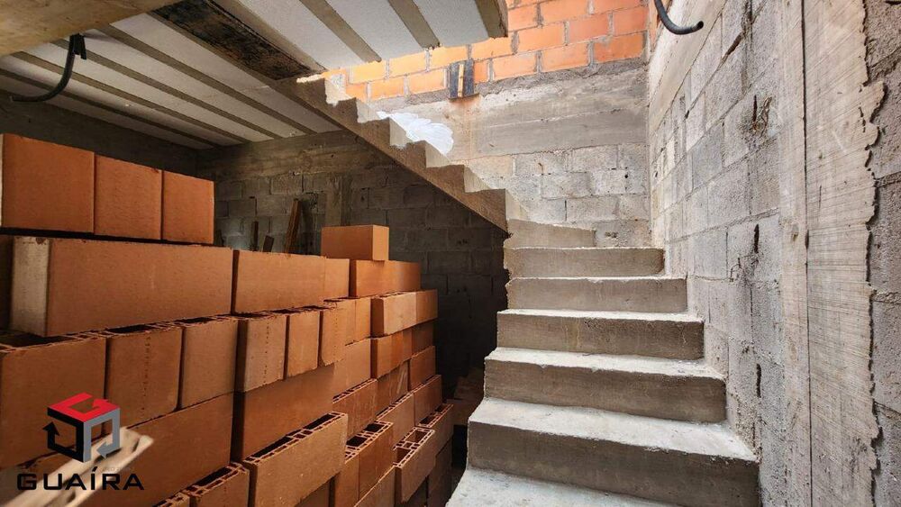 Sobrado à venda com 3 quartos, 120m² - Foto 1